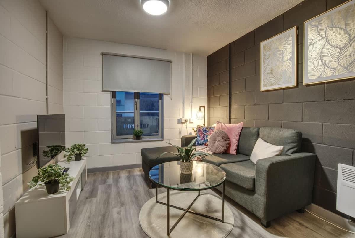 1Br City Centre Apt, Self Check In, Wifi, By Derbnb シェフィールド エクステリア 写真